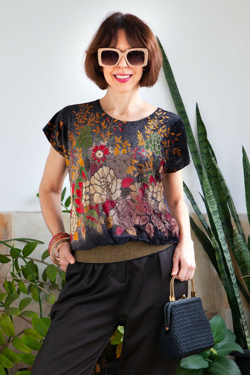 Blusa Vintage Flor de Veludo (ESGOTADO)