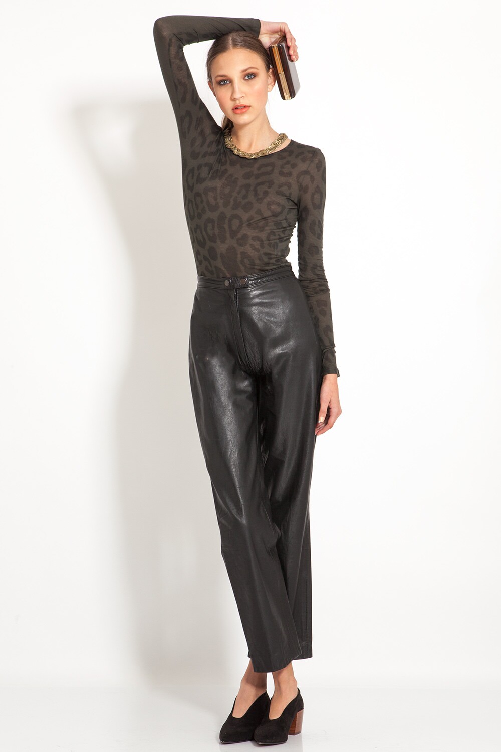 Calça de couro discount larga